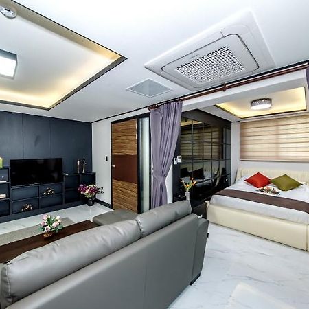 Jeju Skyhill Pension Согвіпо Екстер'єр фото