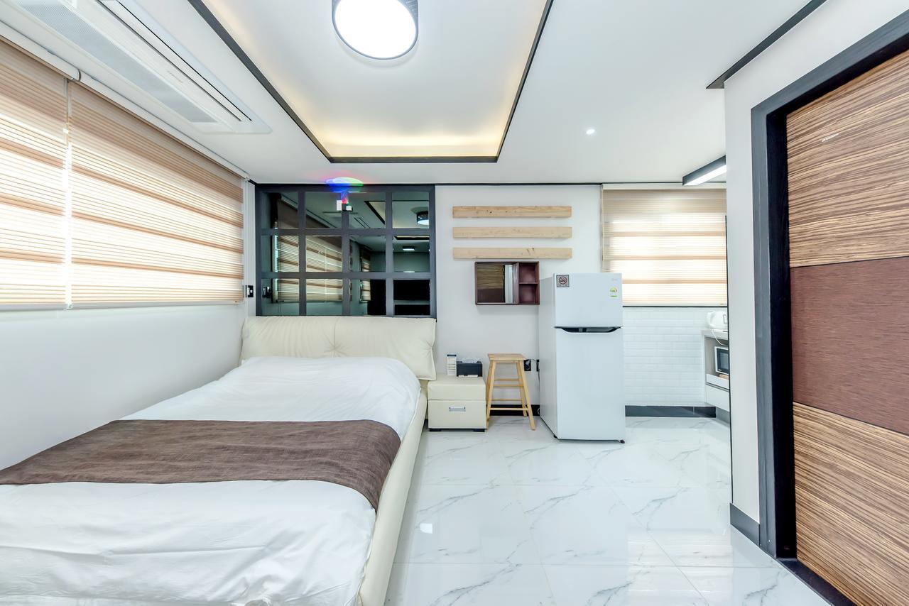 Jeju Skyhill Pension Согвіпо Екстер'єр фото