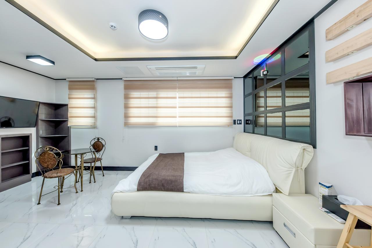 Jeju Skyhill Pension Согвіпо Екстер'єр фото